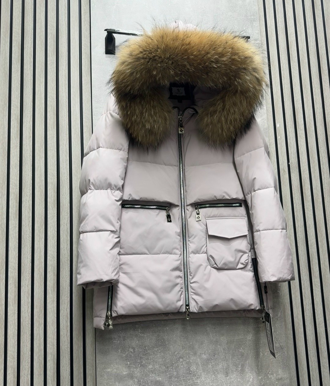 куртка женская зимняя,женский пуховик,пуховик с натуральным мехом,женский зимний пуховик,зимняя куртка