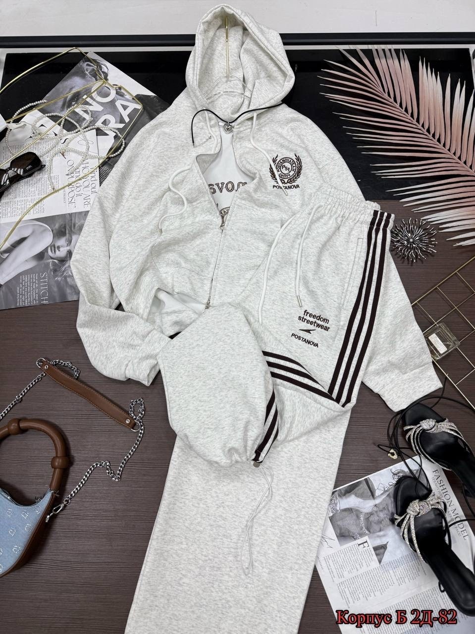 спортивный костюм адидас женский красный,костюм спортивный женский adidas,женские костюмы спортивные,костюм спортивный,спортивные костюмы адидас женские