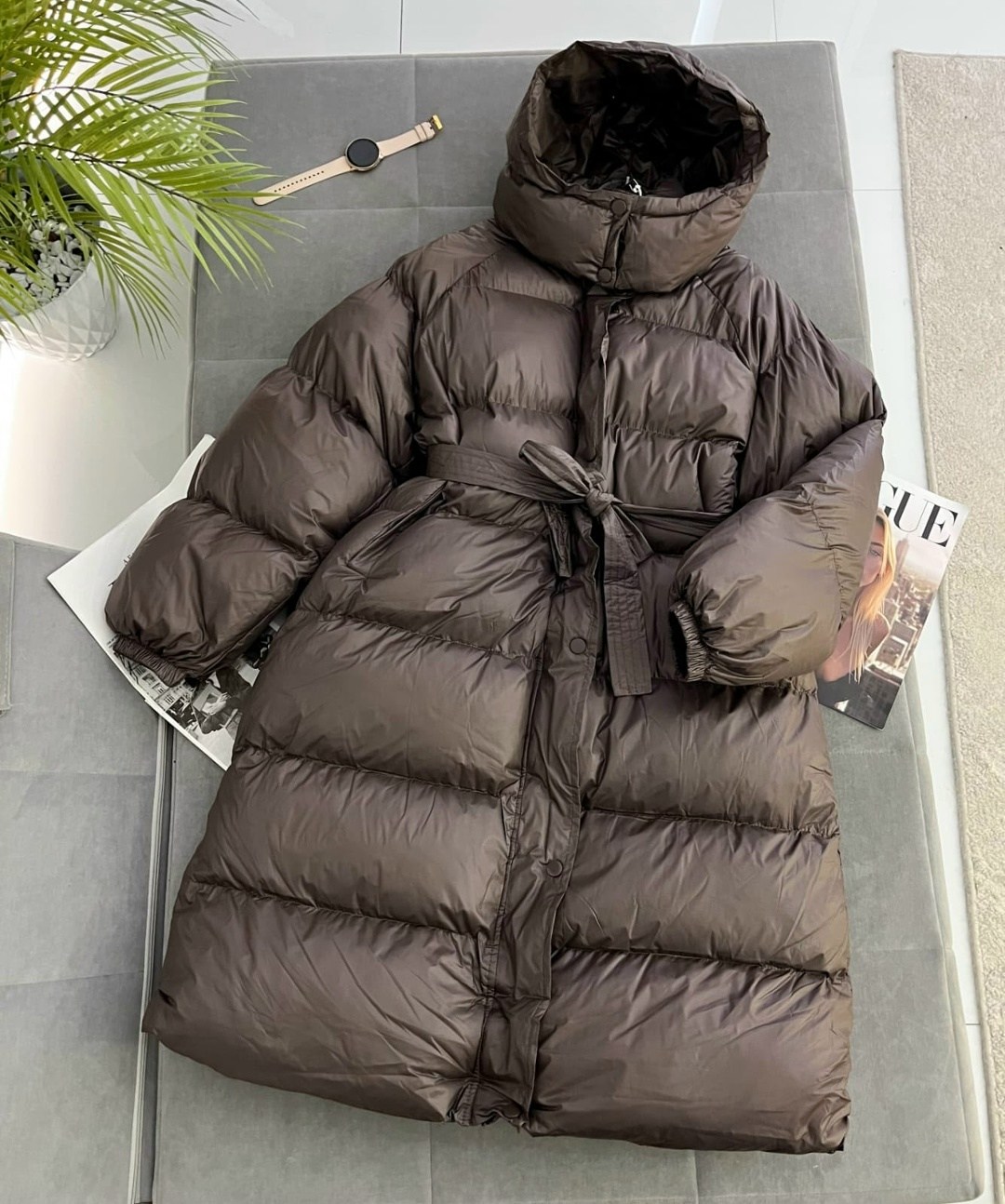 женский пуховик,длинные пуховики,женская тонкая длинная куртка-пуховик с капюшоном и поясом,женский пуховик зимнее пальто,пуховик