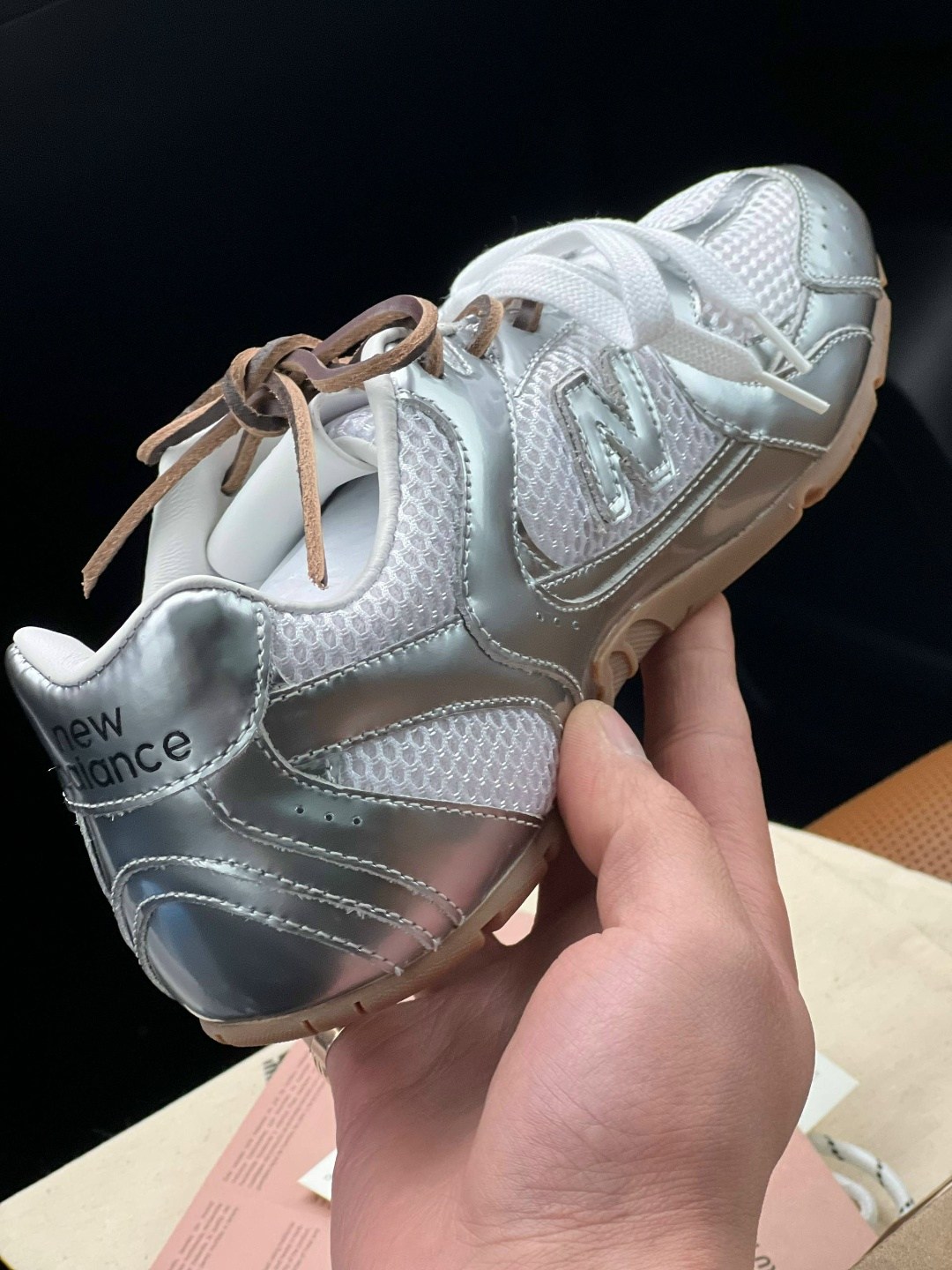 кроссовки new balance,кроссовки,серебряные кроссовки,кроссовки miu,женские кроссовки new balance