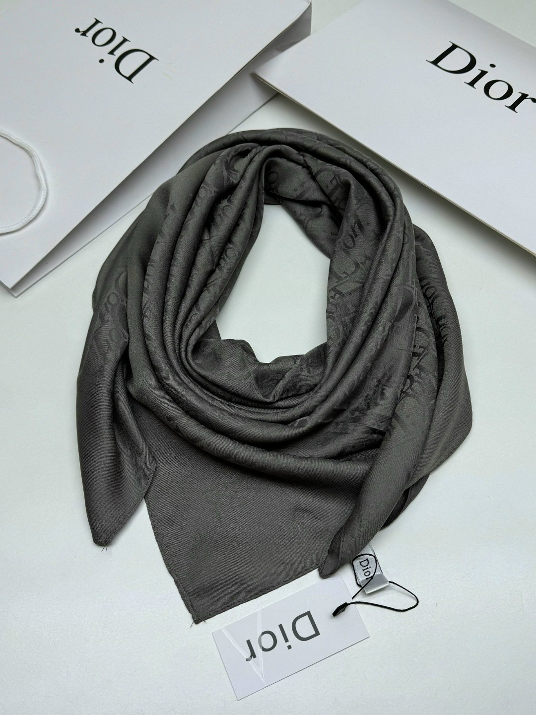 женский шелковый платок шарф,платок диор шелковый,платок шелковый однотонный,атласный платок,шелковый платок шарф