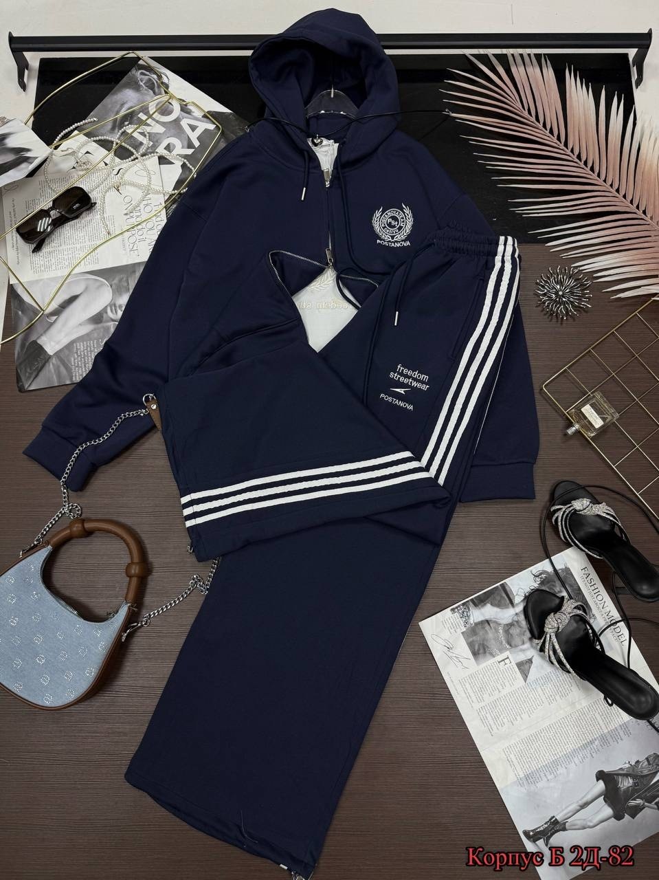 спортивный костюм адидас женский красный,костюм спортивный женский adidas,женские костюмы спортивные,костюм спортивный,спортивные костюмы адидас женские