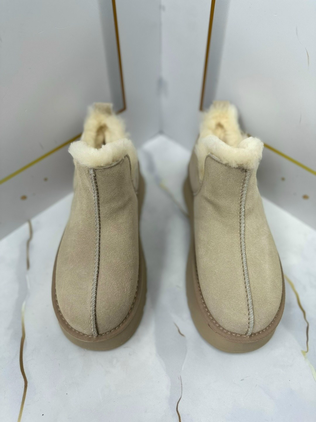 угги женские,,женские зимние угги,угги зимние короткие на платформе,женская зимняя