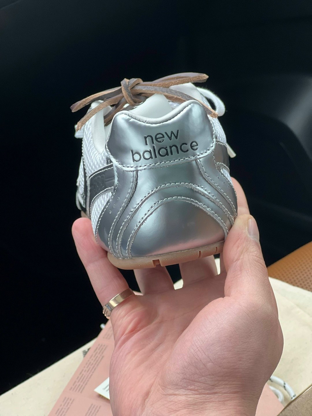 кроссовки new balance,кроссовки,серебряные кроссовки,кроссовки miu,женские кроссовки new balance