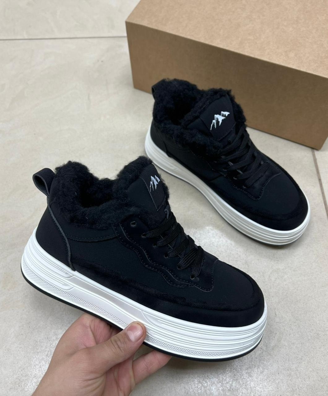 женские зимние кроссовки,зимние женские кроссовки с мехом kaloon,зимние кроссовки,женские кроссовки,