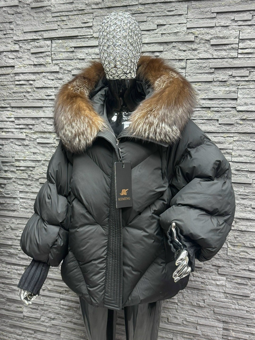 куртка - пуховик с мехом чернобурки city furs,женский пуховик с меховым воротником,пуховики с мехом,женский пуховик с большим меховым воротником,пуховик с натуральным мехом чернобурки короткий