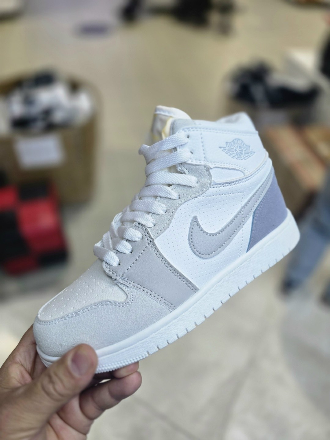 nike air jordan 1,кроссовки nike air jordan 1,nike air jordan 1 mid,air jordan 1 mid grey,nike air jordan 1 retro high