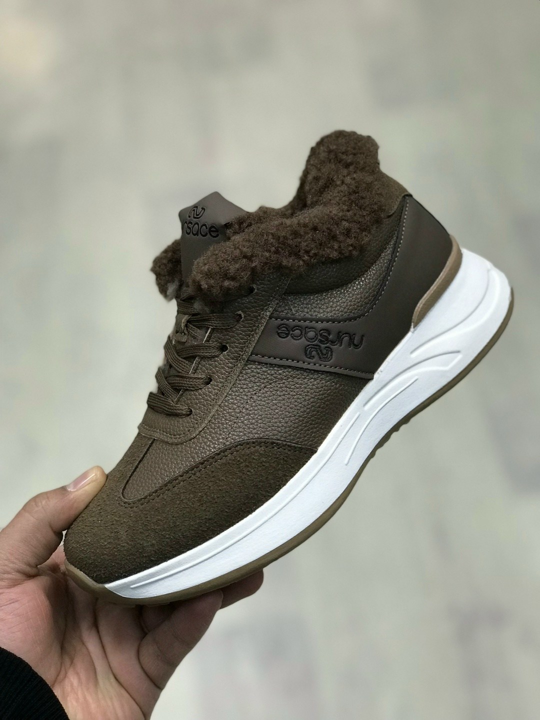 женские кроссовки,,кроссовки зимние женские,спортивная , зимняя женская