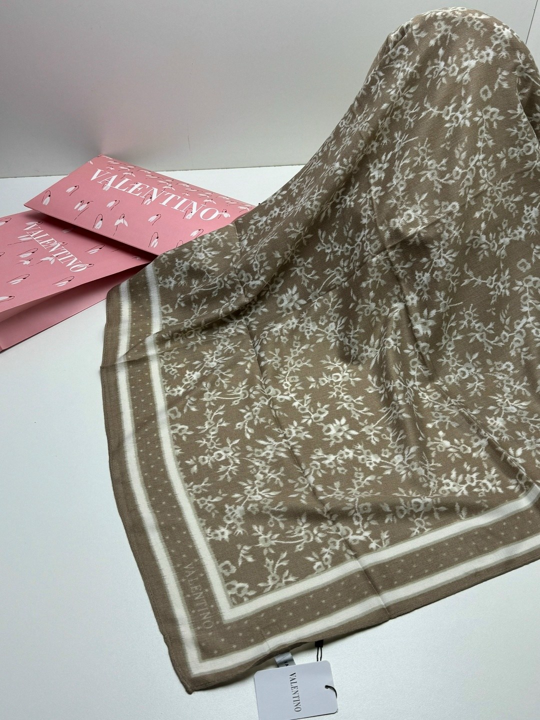 брендовый платок,платки женские,платки шанель,шелковые платки,стильные платки