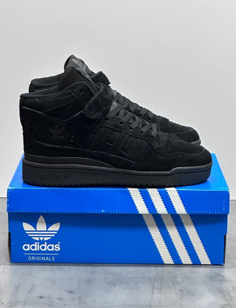 зимние кроссовки adidas,кроссовки adidas,кроссовки adidas forum mid triple black черный,кроссовки adidas forum mid 'triple black',зимние мужские кроссовки adidas