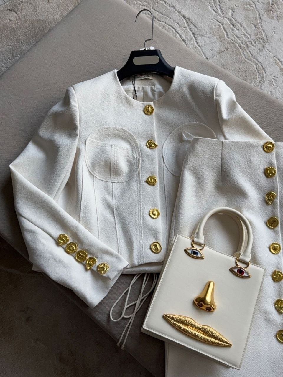 женский костюм,костюмы классические,костюмы в стиле шанель,костюм женский деловой,белый твидовый женский костюм с юбкой в стиле шанель от бренда urs