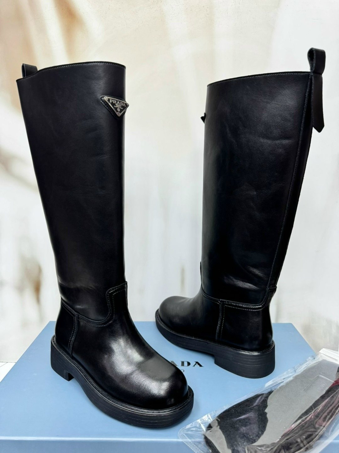 высокие сапоги,женские сапоги,сапоги кожаные,сапожки фенди,сапоги трубы женские