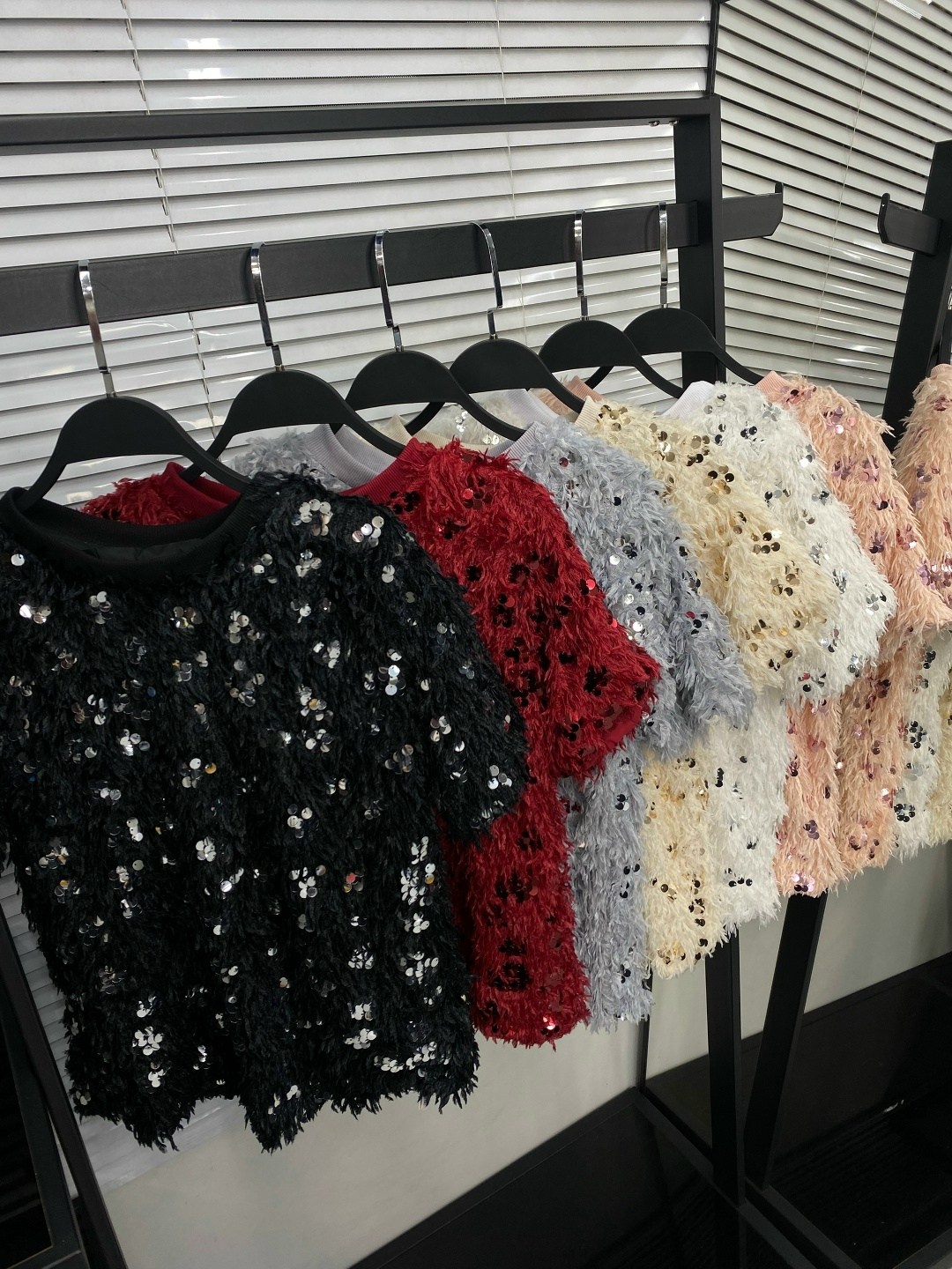 кофта с пайетками,джемпер с пайетками,блузка с пайетками,кофта травка женская,джемпер с пайетками спицами