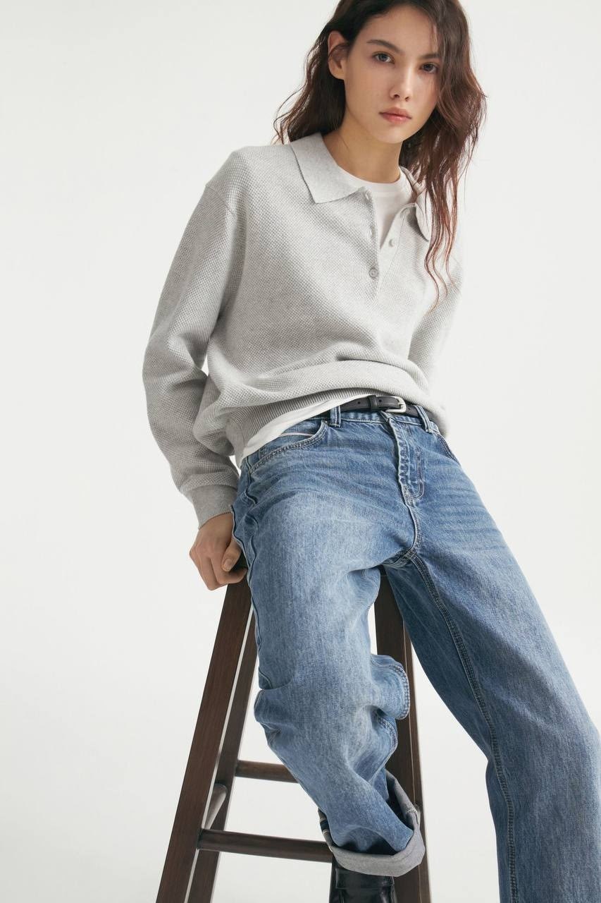 свитер прямого кроя,свитер с воротником поло,одежда повседневная,широкие джинсы,комплект свитер
