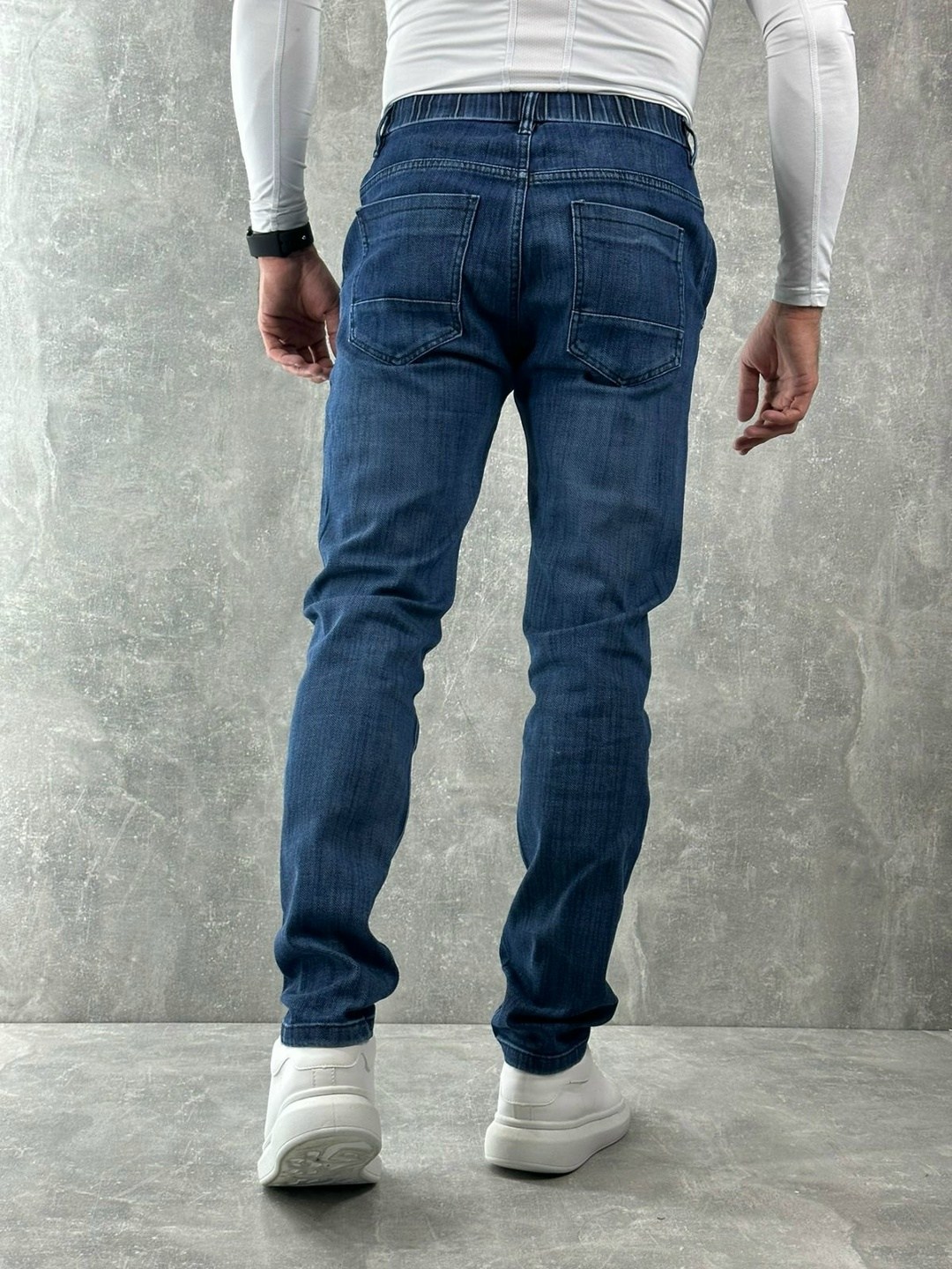 джинсы мужские,джинсы на мужчине,модные мужские джинсы,джинсы мужские светлые,мужские джинсы зауженные