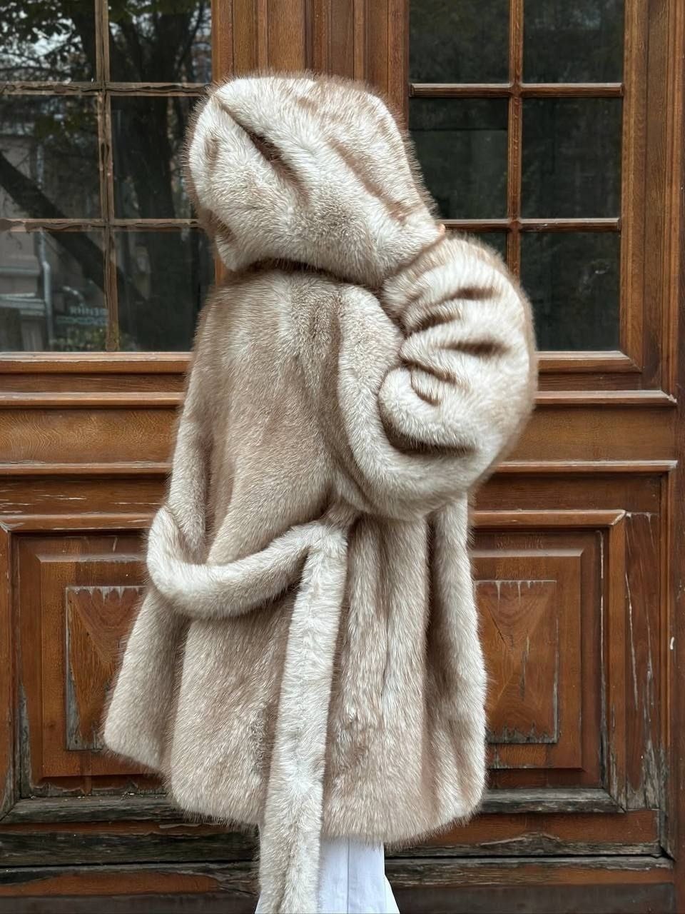 шуба искусственная,шуба с капюшоном,эко шуба,шуба белая норка,шуба из экомеха