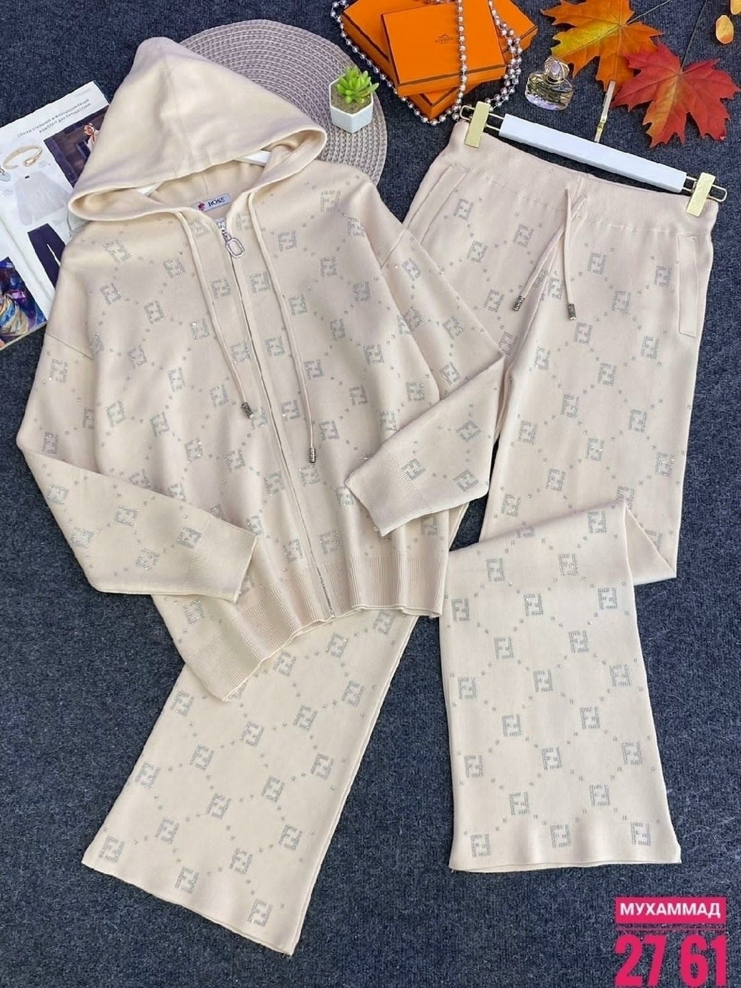 костюм женский,трикотажные костюмы,костюмы спортивные женские,костюм со стразами,трикотажные костюмы женские