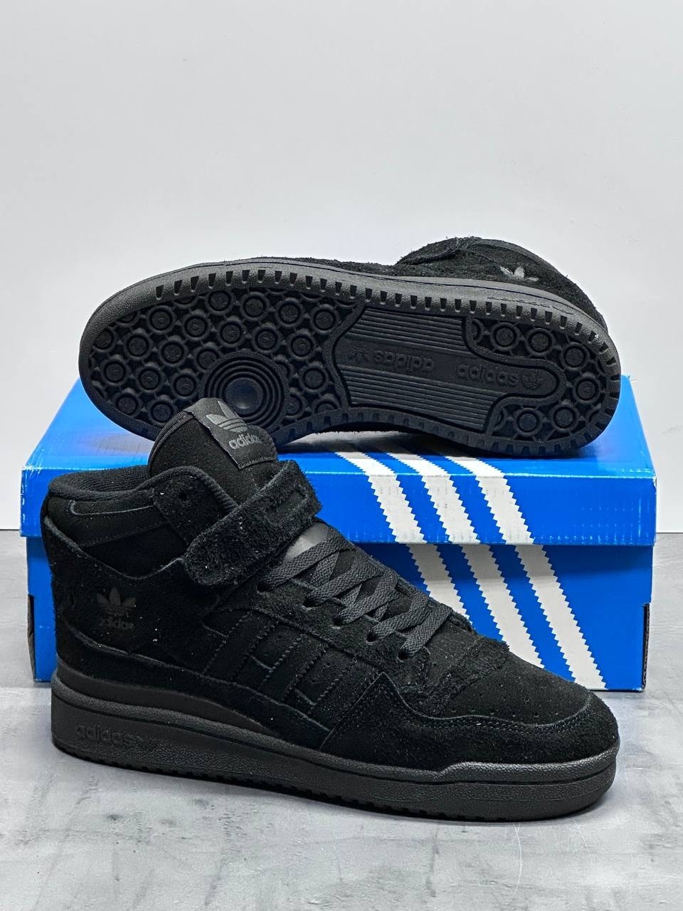 зимние кроссовки adidas,кроссовки adidas,кроссовки adidas forum mid triple black черный,кроссовки adidas forum mid 'triple black',зимние мужские кроссовки adidas