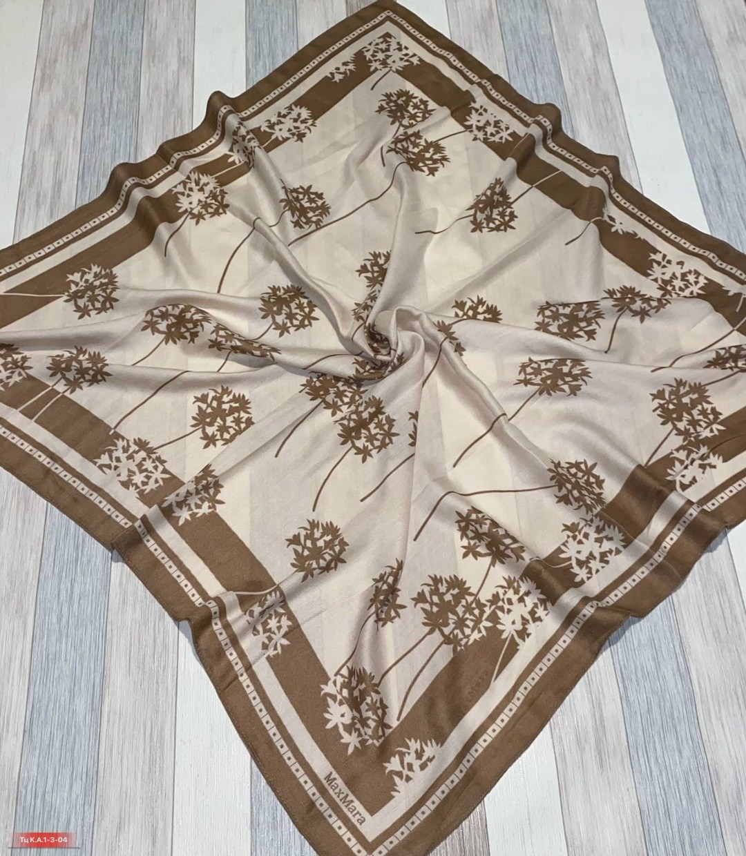 платки диор,брендовый платок,платки женские,шелковый платок,платок палантин