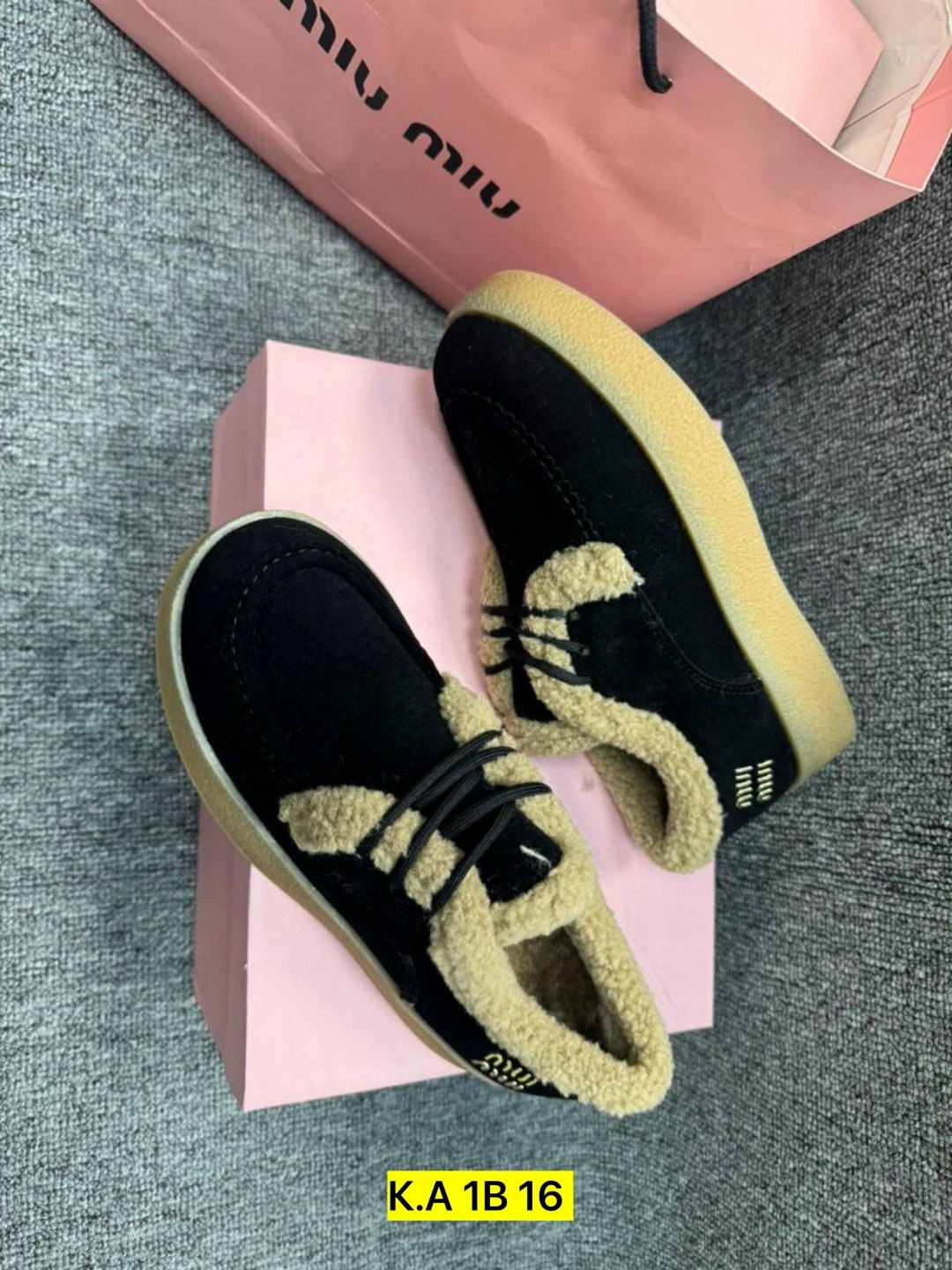 ,женская ,угги замш,женские зимние замшевые ботинки miu miu с мехом бежевые,ботинки миу миу женские зимние