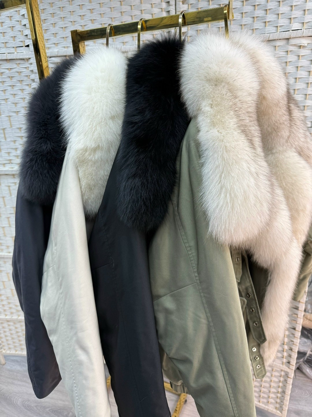 куртка с мехом,куртка с мехом женская,пуховики с мехом,куртка женская зимняя,куртки с мехом фасон