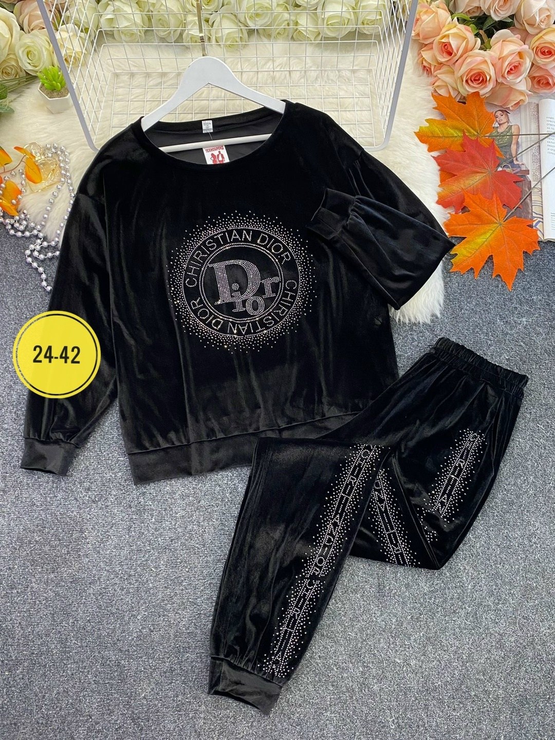 костюм велюровый со стразами,cпортивный костюм велюровый,костюм велюровый,велюровый спортивный костюм женский,женские костюмы из велюра