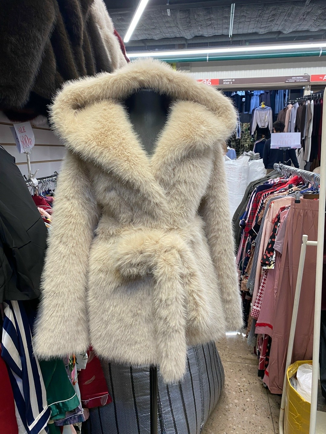 женская шуба,шуба,шубка,зимняя женская шуба из искусственного меха с поясом,шубка из эко меха под норку с капюшоном