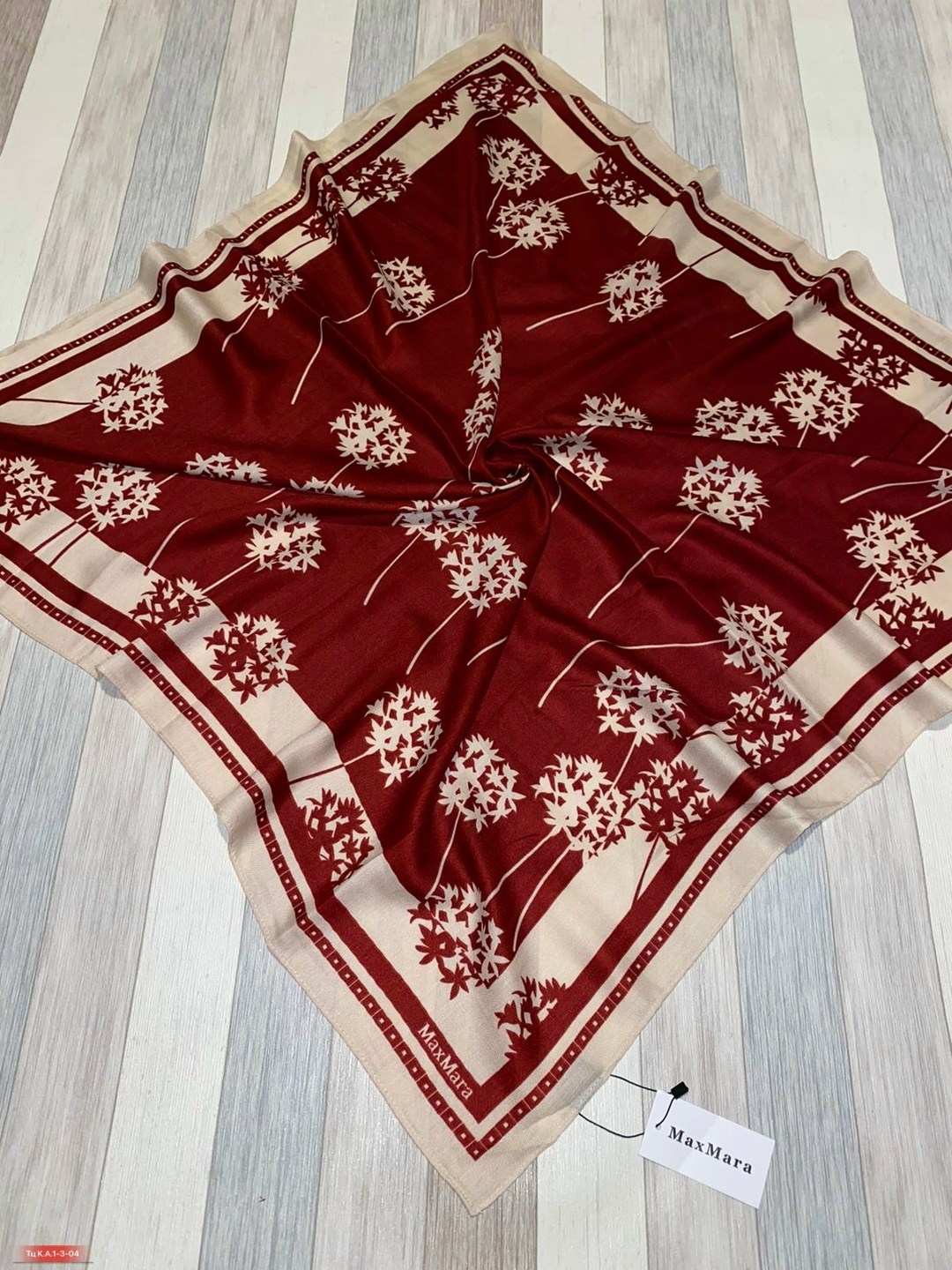 платки диор,брендовый платок,платки женские,шелковый платок,платок палантин