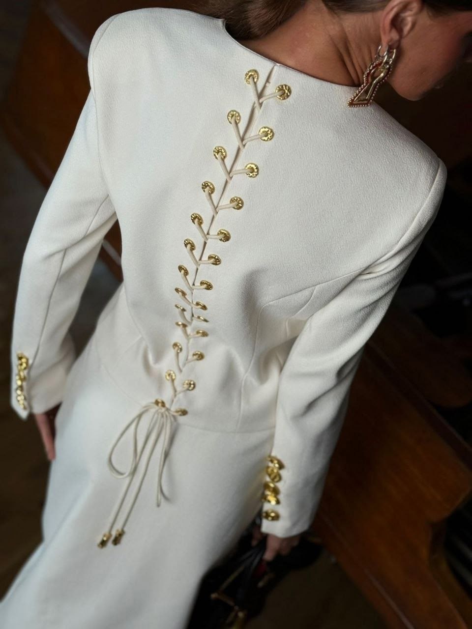 женский костюм,костюмы классические,костюмы в стиле шанель,костюм женский деловой,белый твидовый женский костюм с юбкой в стиле шанель от бренда urs