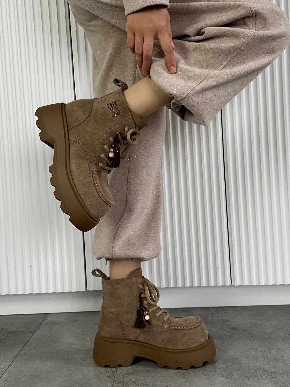 ,женские ботинки, женская,ботинки в британском стиле с круглым носком на шнуровке,ботинки