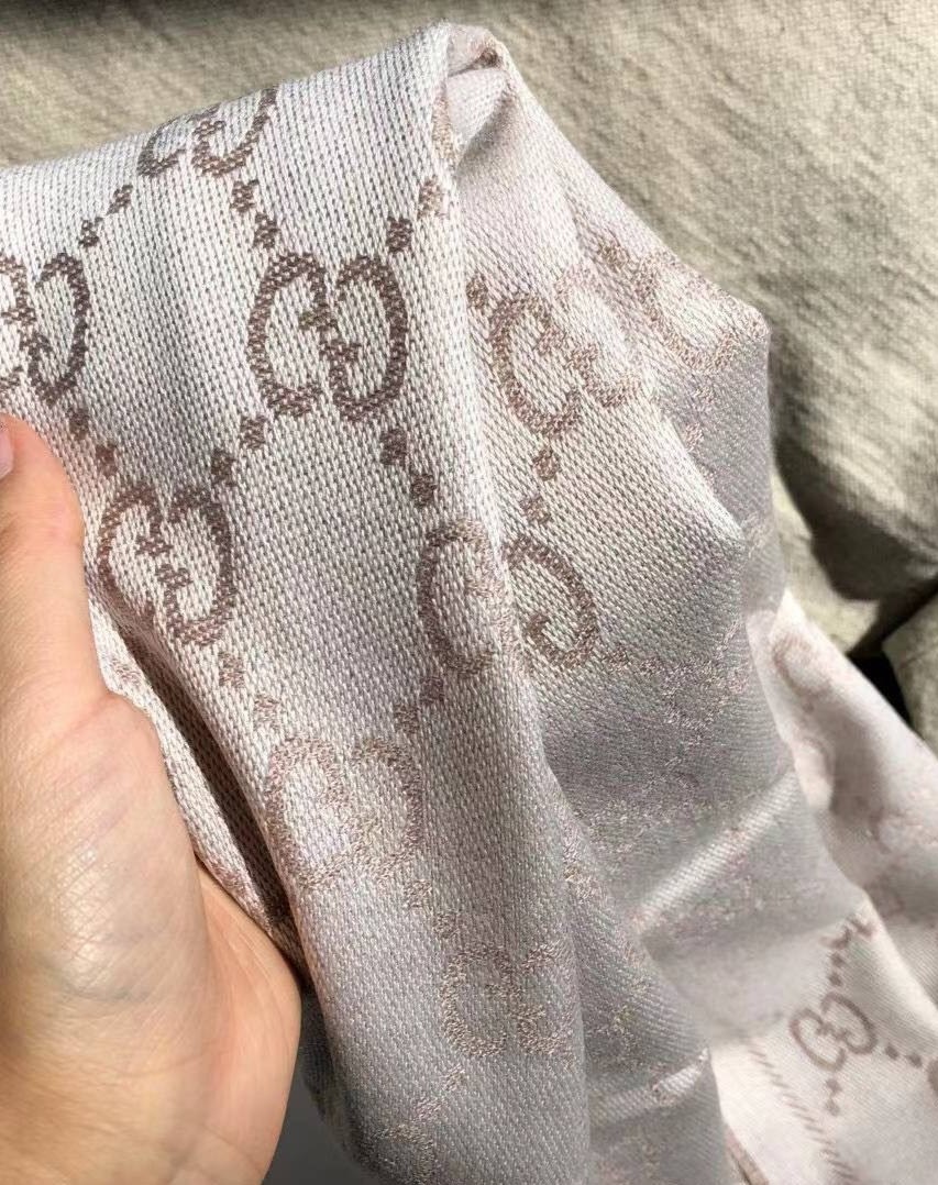 палантин гуччи кашемир,шарф gucci,шарф гуччи,шарф гуччи оригинал,шарф гуччи женский