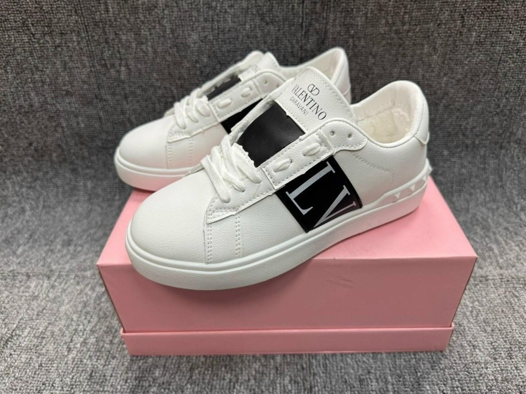 кроссовки valentino,,женские кроссовки valentino,кеды valentino garavani черные,valentino кеды