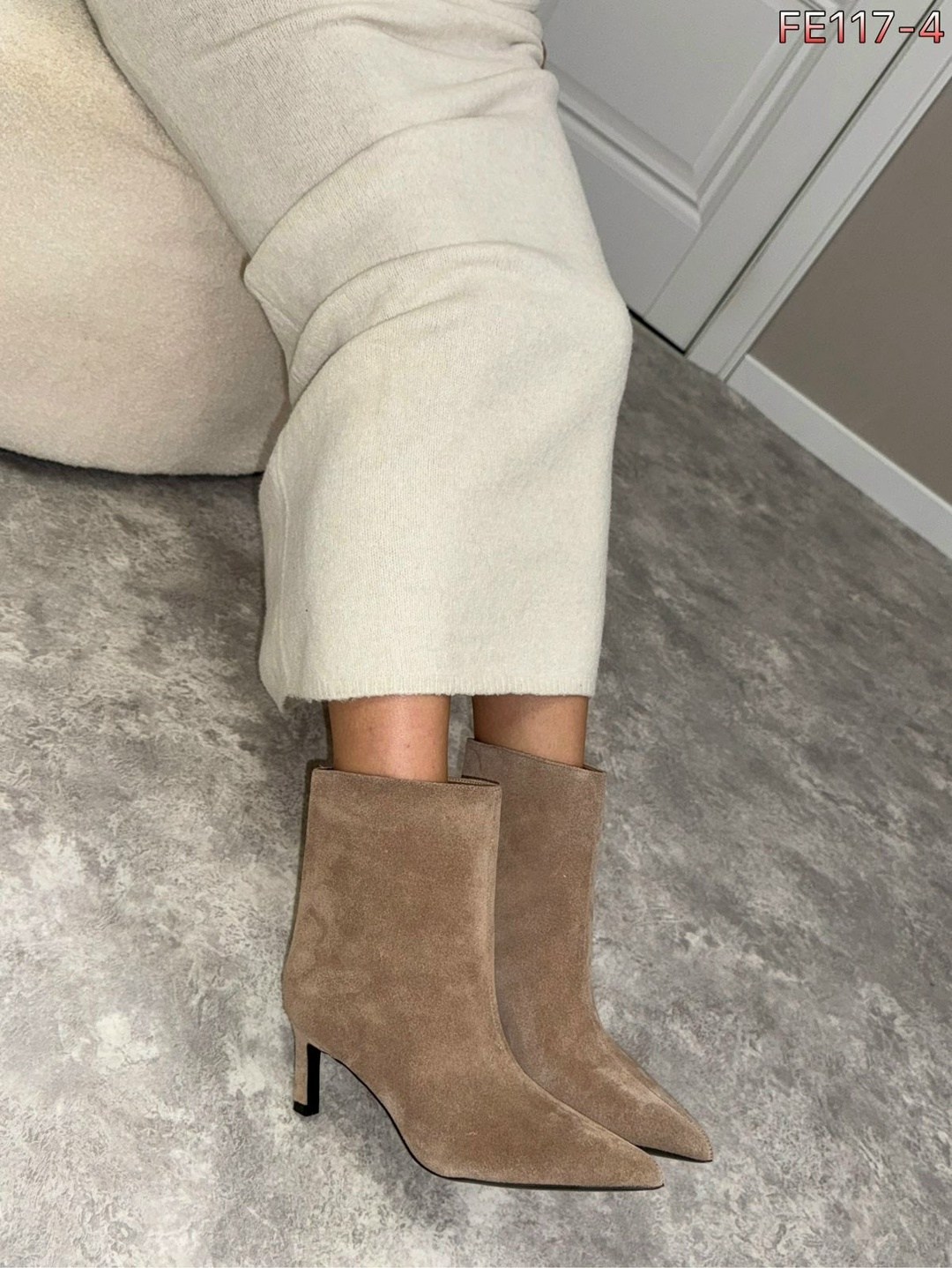 замшевые женские ботильоны с острым носком на,женские ботильоны с острым носком на тонком каблуке с молнией,женские ботильоны с острым носком,ботильоны на тонком низком каблуке с острым носком,женские