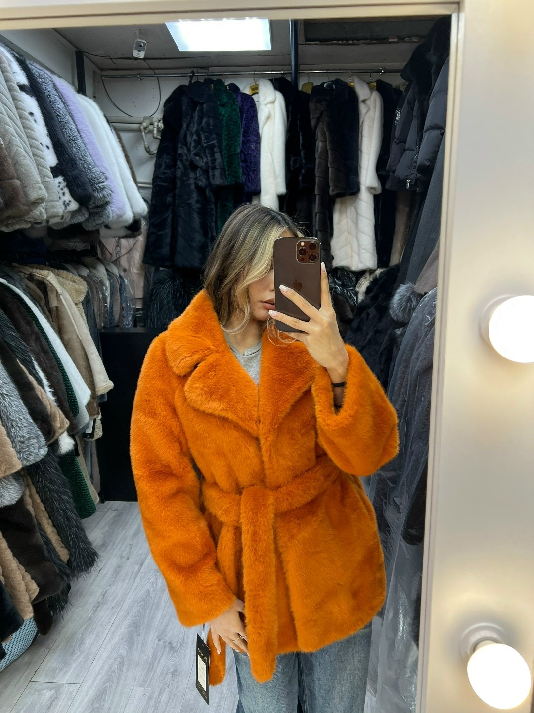 оранжевая шуба,шубка,женская шуба,шуба искусственная,шуба из экомеха