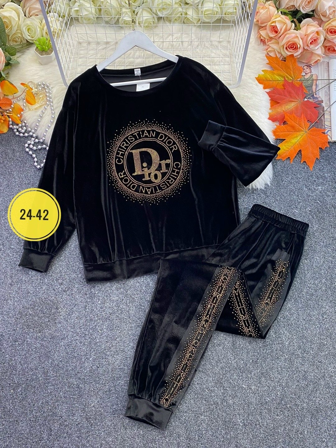 костюм велюровый со стразами,cпортивный костюм велюровый,костюм велюровый,велюровый спортивный костюм женский,женские костюмы из велюра