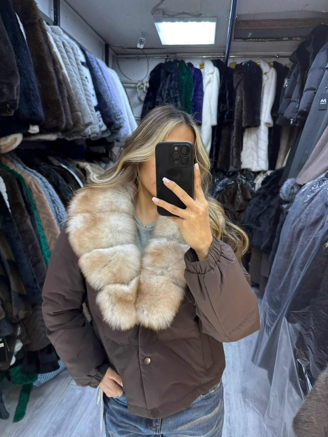 куртка-бомбер с натуральным мехом песца,пуховик с натуральным мехом,куртка женская,пуховик женский с натуральным мехом,куртка с мехом