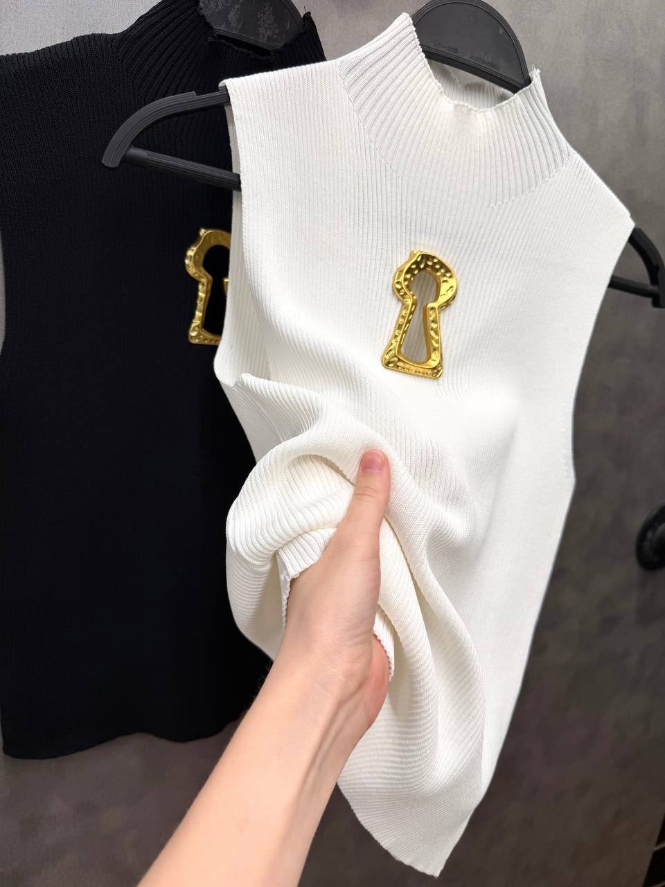 schiaparelli женский чёрный топ,роскошный базовый топ schiaparelli,топы schiaparelli,топ майка schiaparelli женская