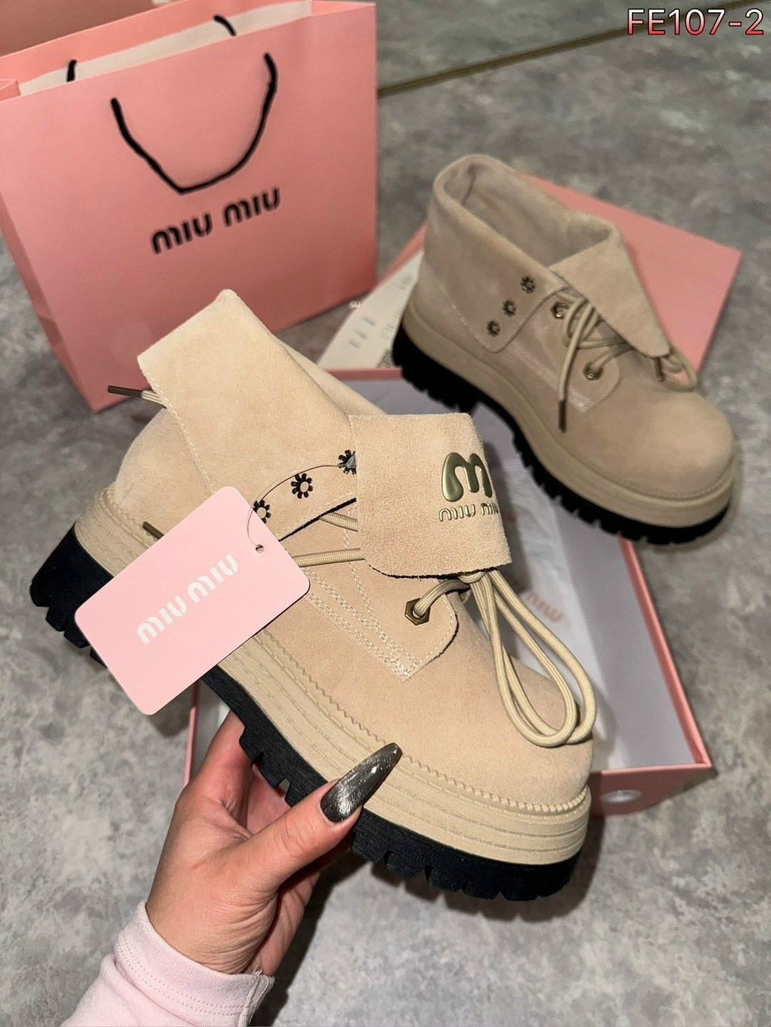 ботинки замшевые miu miu,ботинки miu miu,женские ботинки miu miu,ботинки женские miu miu зимние,ботинки миу миу натуральные замшевые miu miu