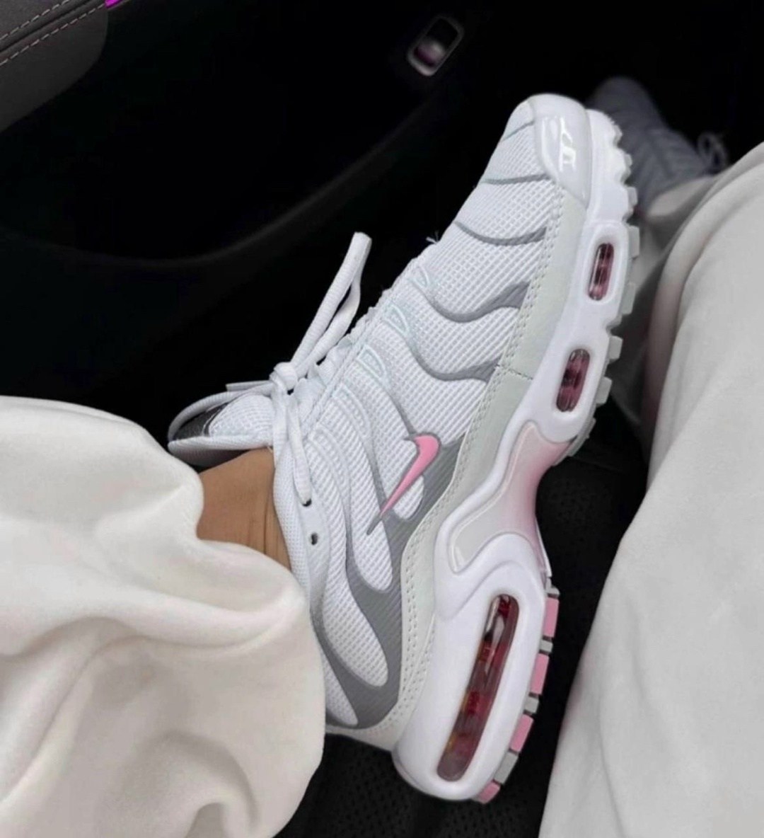 кроссовки спортивные air max tn plus nike,кроссовки летние спортивные nike air max tn plus,кроссовки air max tn plus nike,nike air max tn plus,кроссовки женские air max tn plus nike
