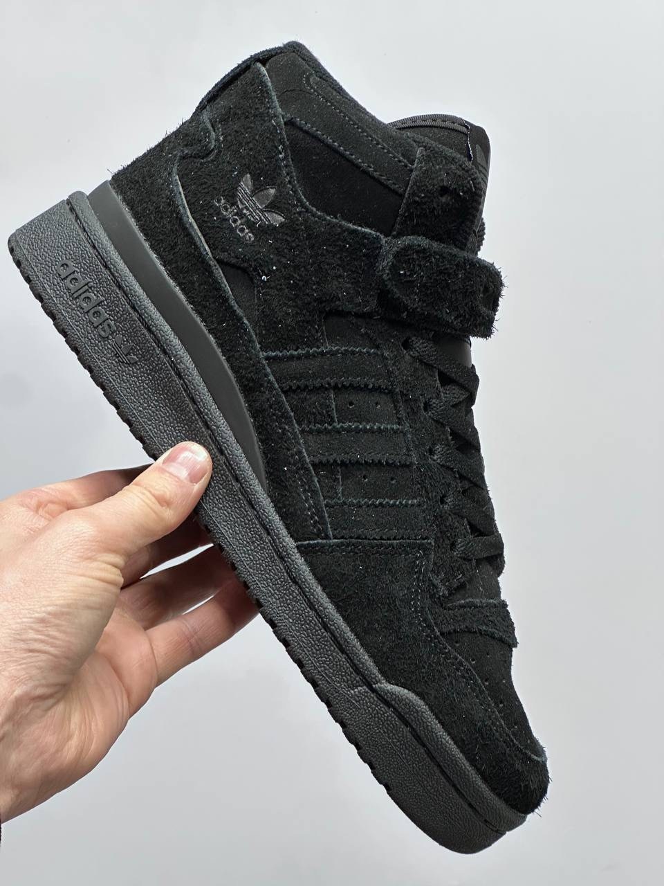 зимние кроссовки adidas,кроссовки adidas,кроссовки adidas forum mid triple black черный,кроссовки adidas forum mid 'triple black',зимние мужские кроссовки adidas