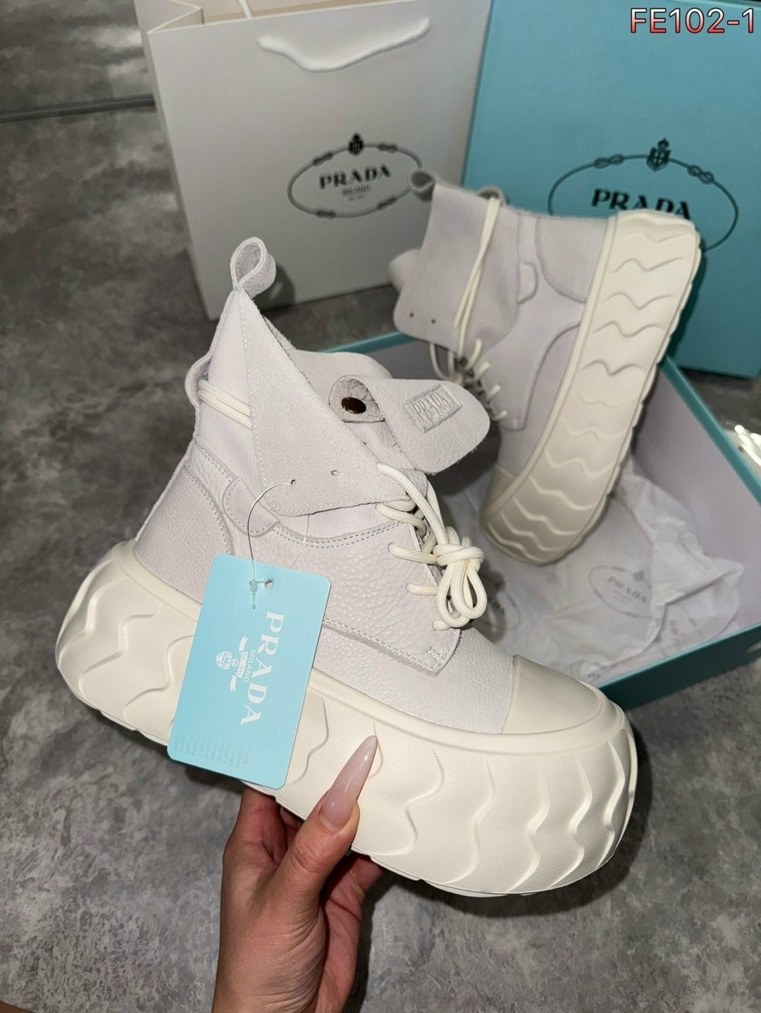 дутики prada,женская ,,кроссовки prada,дутыши prada