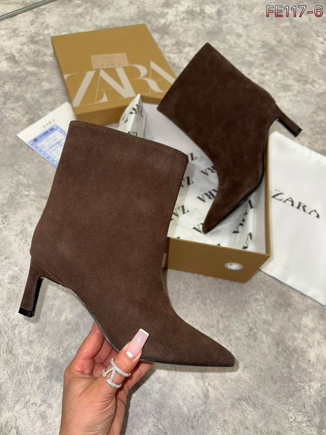 замшевые женские ботильоны с острым носком на,женские ботильоны с острым носком на тонком каблуке с молнией,женские ботильоны с острым носком,ботильоны на тонком низком каблуке с острым носком,женские