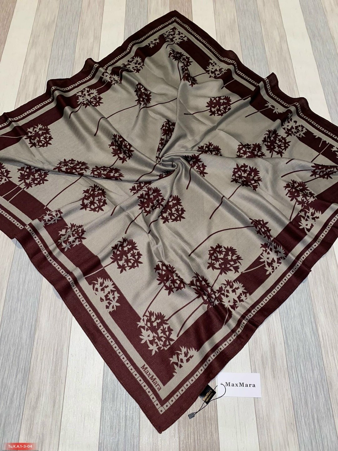 платки диор,брендовый платок,платки женские,шелковый платок,платок палантин