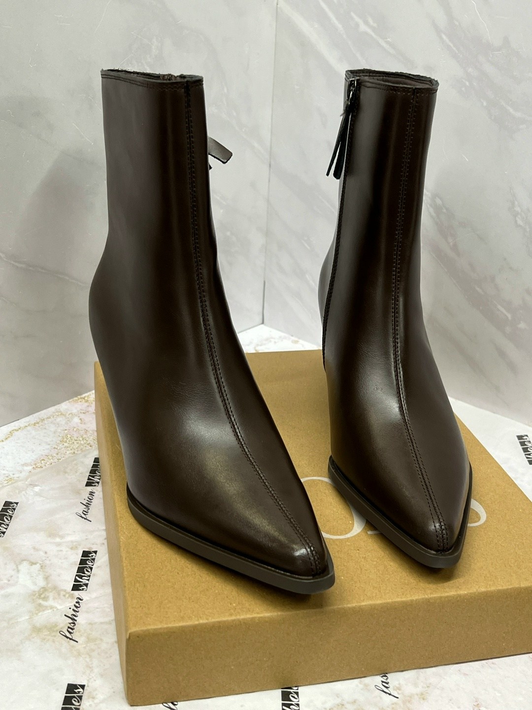 замшевые ботильоны,замшевые женские ботильоны с острым носком на,,женские ботильоны,женские ботильоны с острым носком на тонком каблуке с молнией