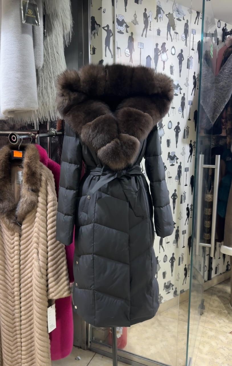 пуховик с натуральным мехом,женский пуховик с натуральным мехом,куртка пуховик мех финиский песец с капюшоном,пуховик с натуральным мехом песца с капюшоном длина 120,пуховик женский