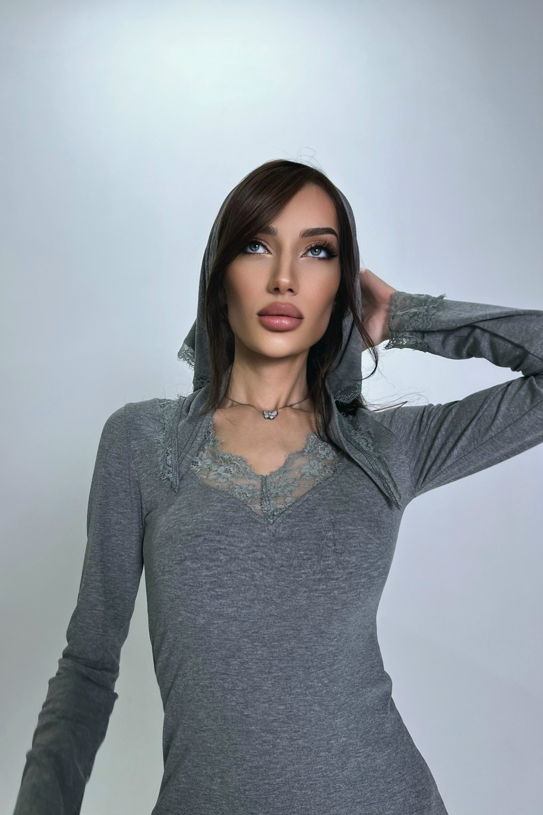 платье с капюшоном,трикотажное платье,трикотажное платье с капюшоном,платье длинное с капюшоном,платье макси с капюшоном