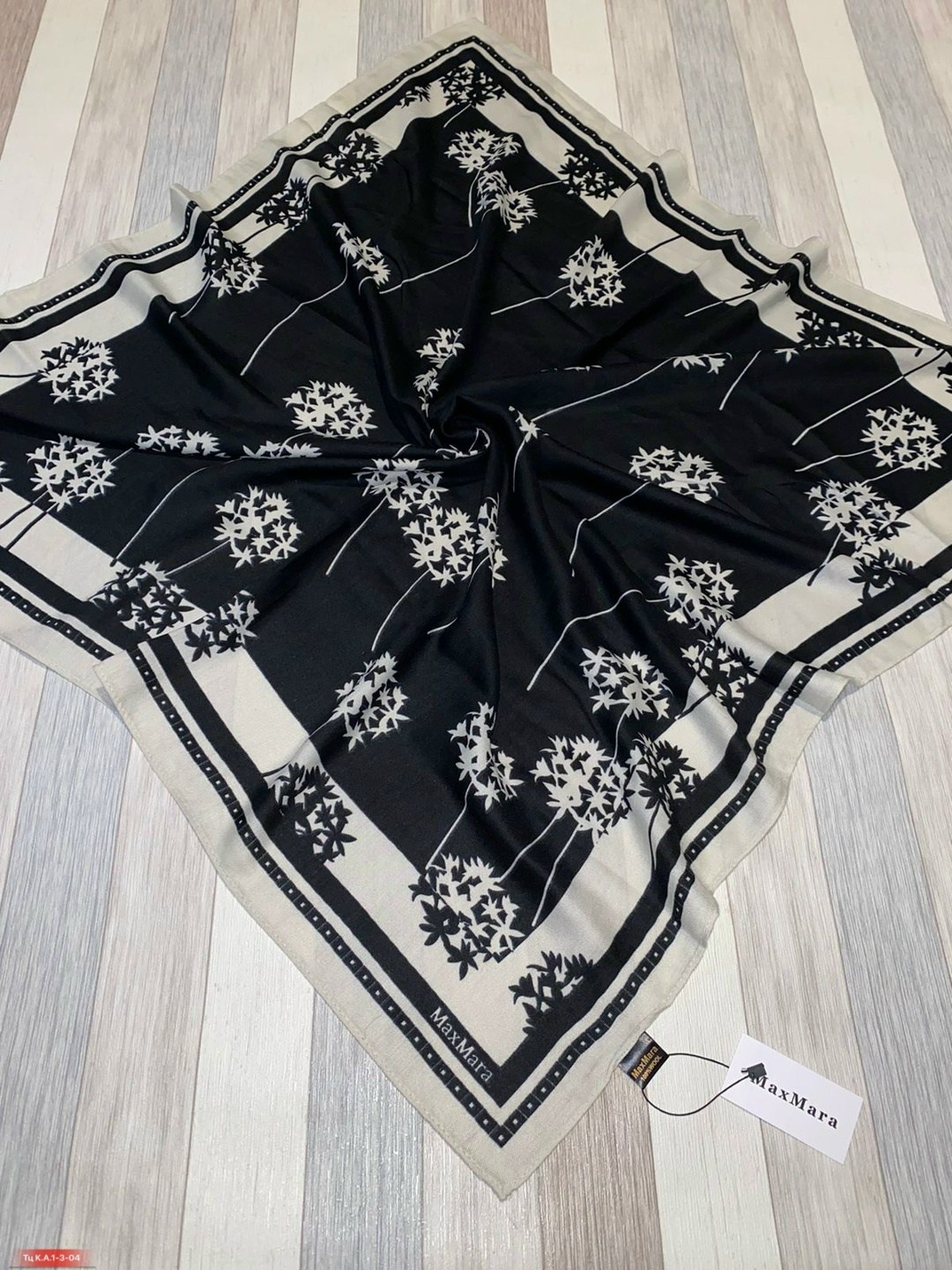 платки диор,брендовый платок,платки женские,шелковый платок,платок палантин