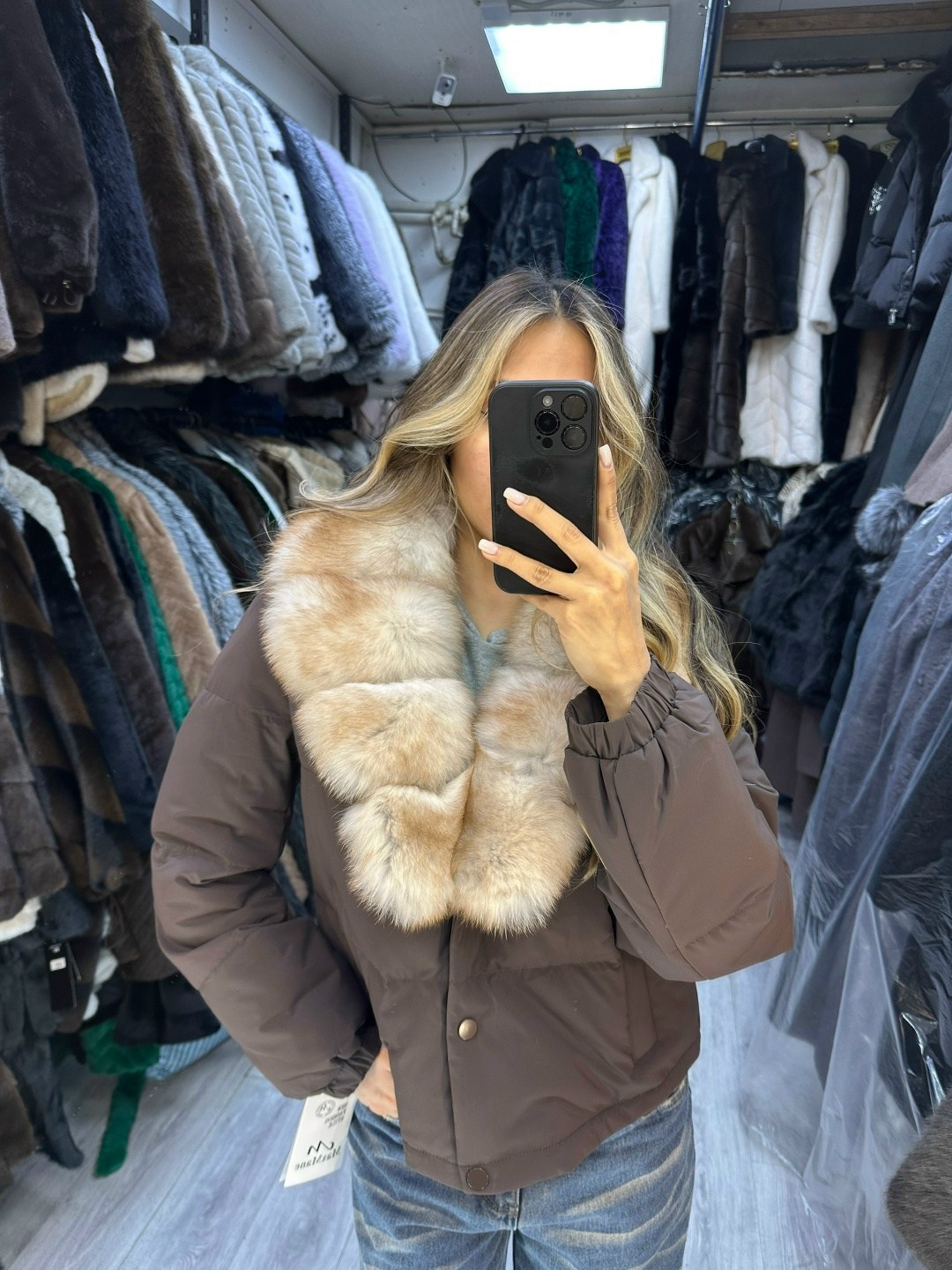 куртка-бомбер с натуральным мехом песца,пуховик с натуральным мехом,куртка женская,пуховик женский с натуральным мехом,куртка с мехом