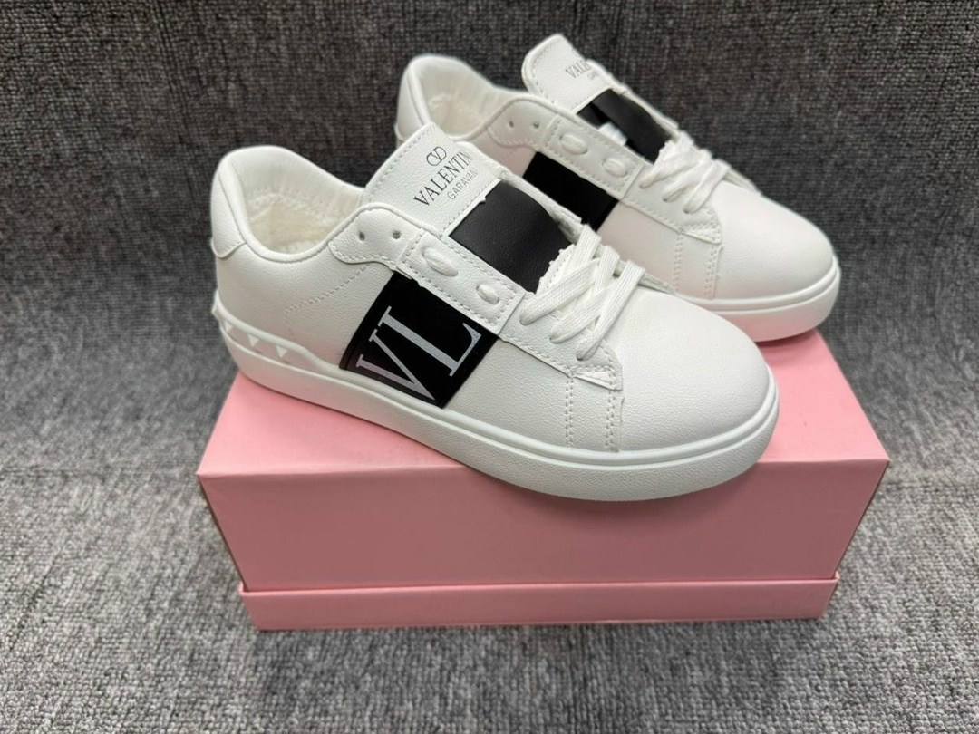 кроссовки valentino,,женские кроссовки valentino,кеды valentino garavani черные,valentino кеды