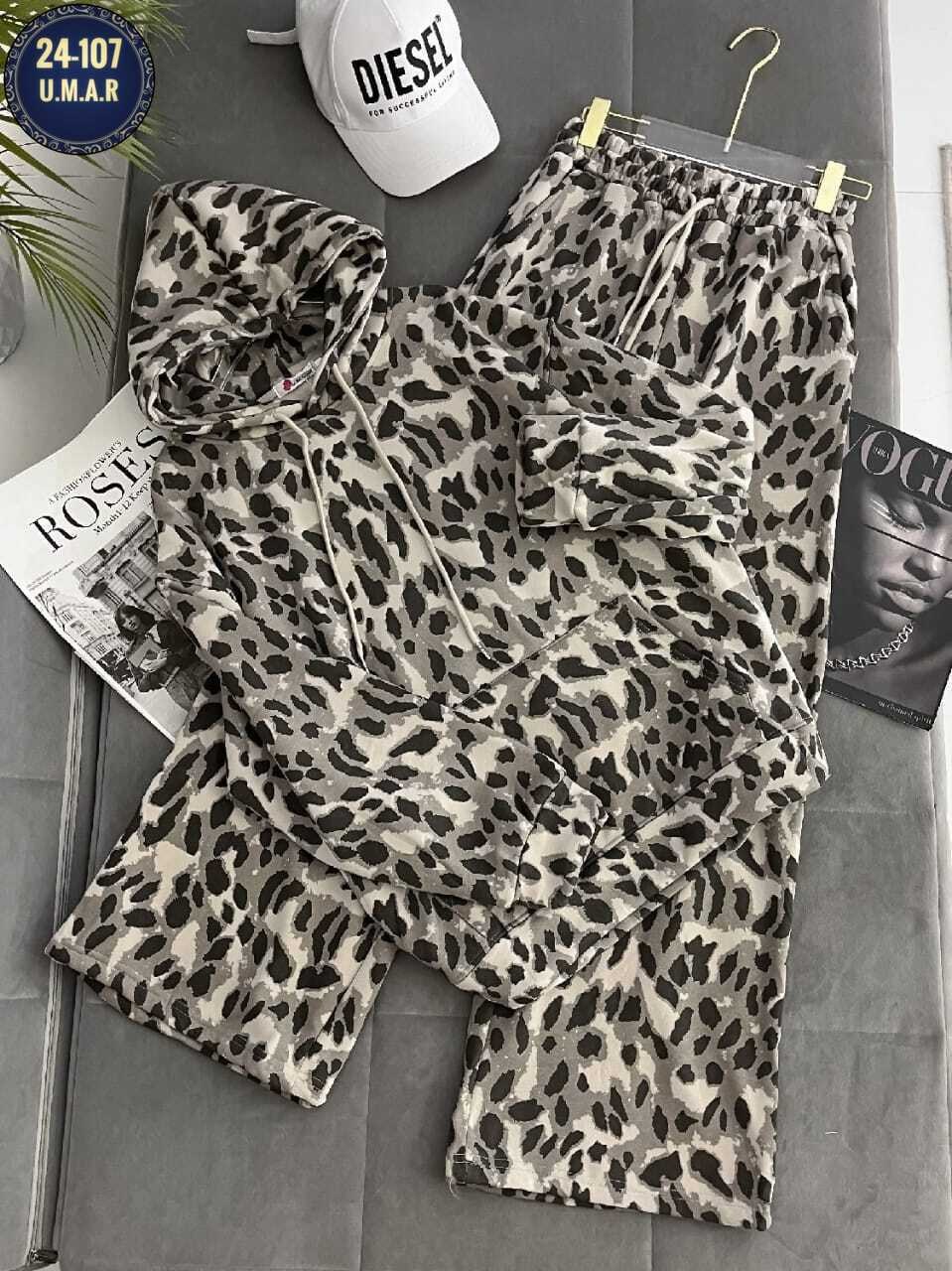 спортивный костюм теплый осенний леопардовый majiko,женский спортивный костюм с леопардовым принтом,спортивный костюм теплый брючный леопардовый majiko,костюм леопардовый женский,леопардовый костюм
